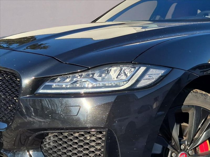 Jaguar F-Pace 3,0 30d AWD - fotka 5 z 20