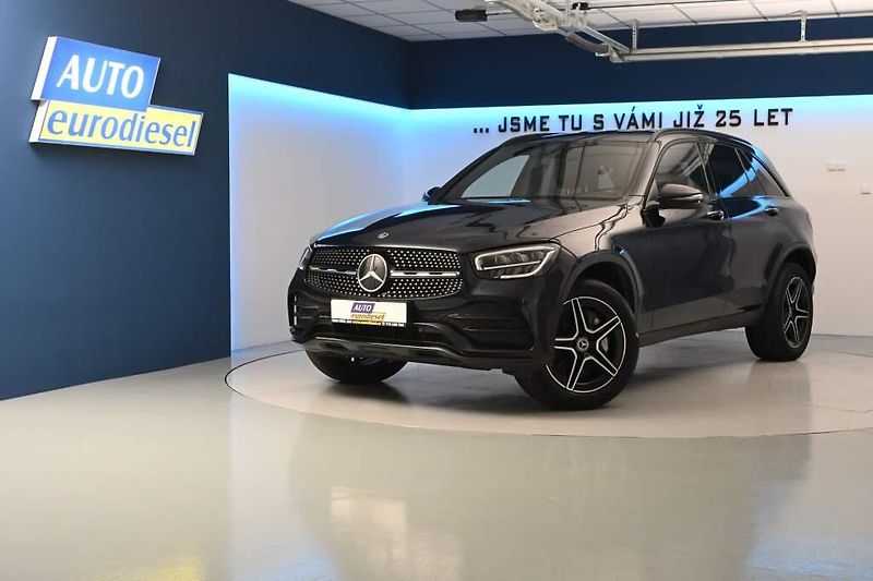 Mercedes-Benz GLC (2021) 2.0 4Matic 9G-TRONIC AMG Line - fotka 2 z 39