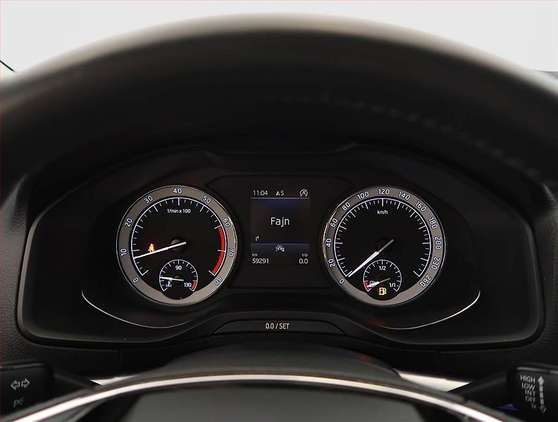 Škoda Karoq (2022) Ambition 1.5 TSI, digi klima - fotka 11 z 26