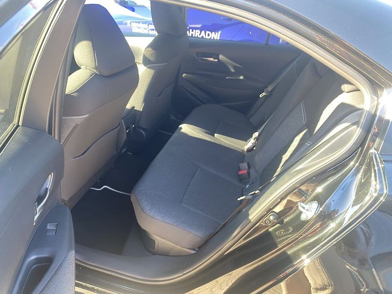 Toyota Corolla 1.8 Hybrid CVT Style - fotka 10 z 27