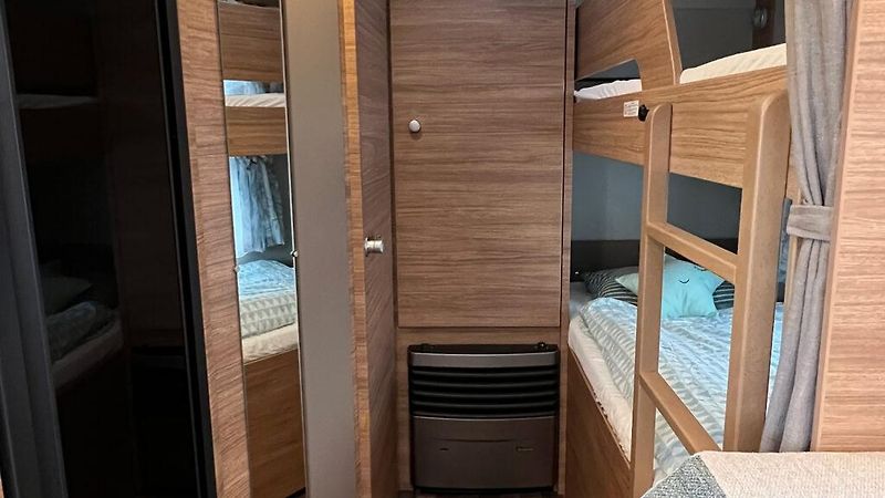 Weinsberg CaraOne (2024) 550QDK Klíma, Mover, Nosič - fotka 11 z 12