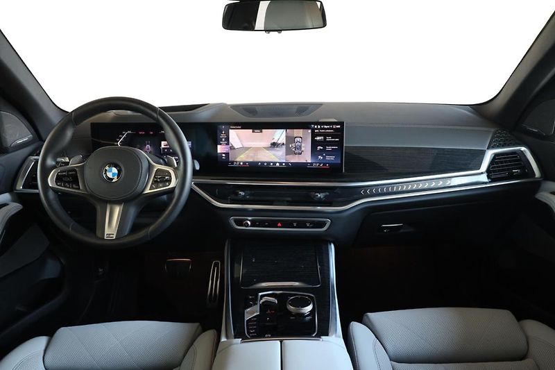 BMW X5 xDrive30d - fotka 8 z 35
