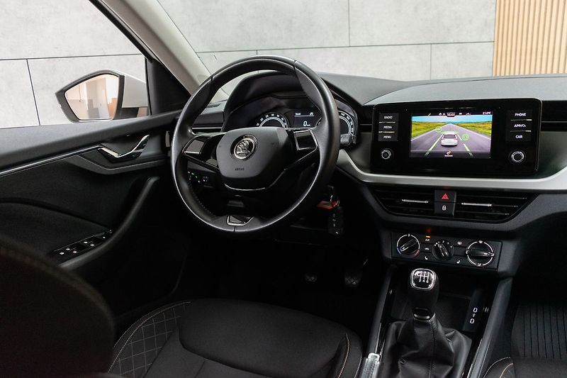 Škoda Scala 1.6 TDI DRIVE 125 YEARS*ČR 1.M - fotka 8 z 36