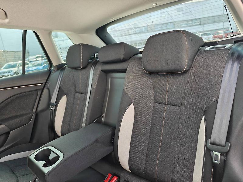 Škoda Kamiq Top Selection 7DSG 1,0TSI - fotka 8 z 22