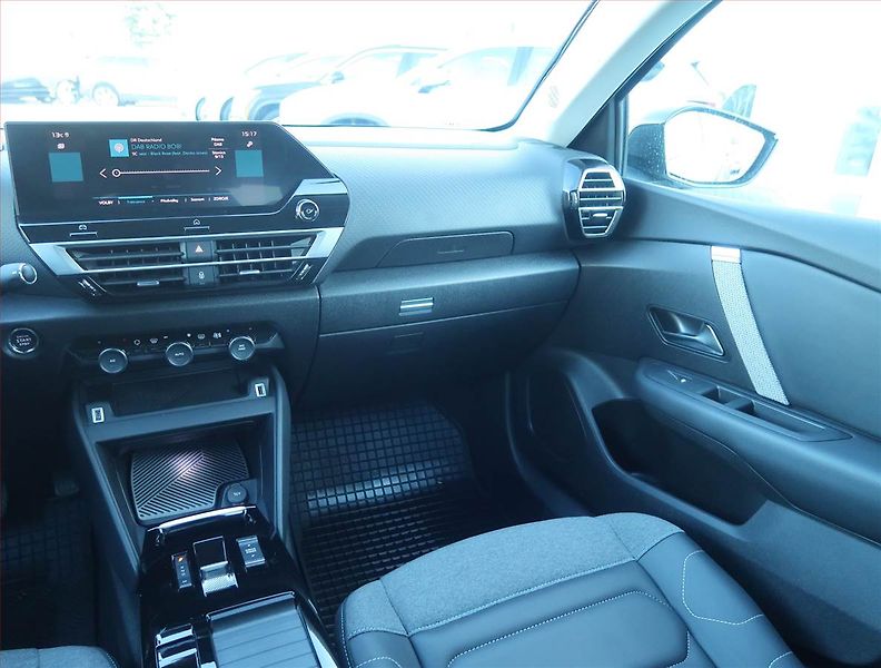 Citroën C4 (2022) 1.5 BlueHDi, Automat - fotka 8 z 17
