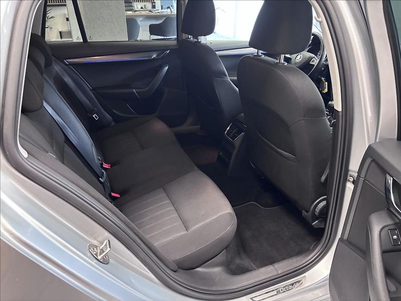 Škoda Octavia 2.0 TDI 110KW GreenLine - fotka 22 z 28