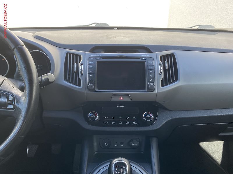 Kia Sportage (2014) 1.7 CRDi, AC, navi, park - fotka 12 z 17