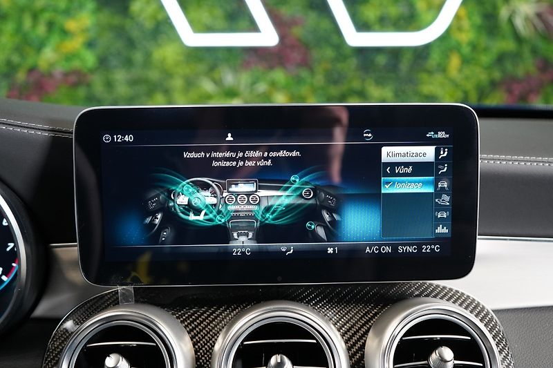 Mercedes-Benz Třídy C (2022) 63s*AMG*CERAMIC*HUD*CARBON*360 - fotka 34 z 44