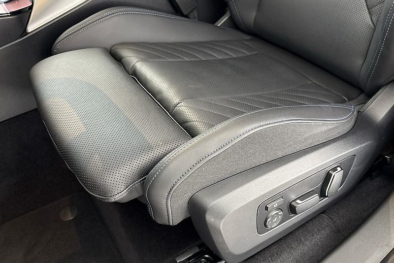 BMW X3 xDrive40d - fotka 14 z 26