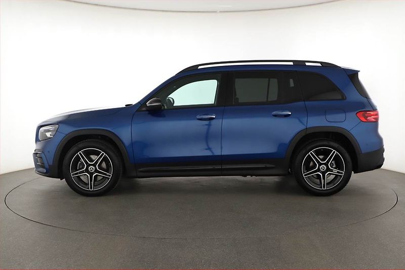 Mercedes-Benz GLB (2025) 200 d, AMG Line, Navigace - fotka 3 z 25