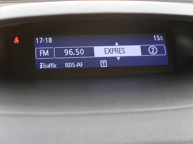 Renault Fluence (2012) 1.6 16V, Tempomat - fotka 16 z 17