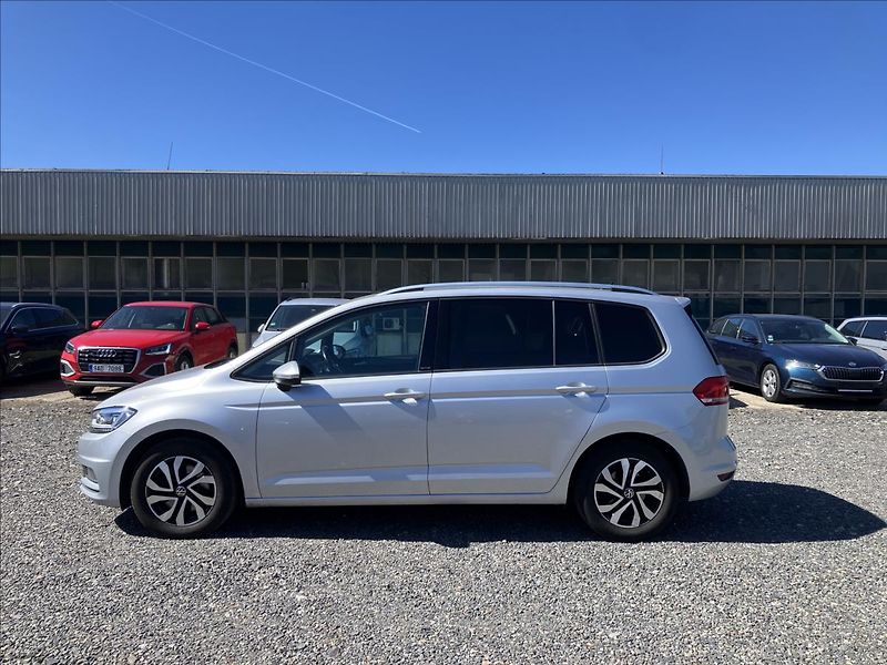 Volkswagen Touran 2,0 TAŽNÉ,MATRIX,KEYLESS - fotografie inzerátu
