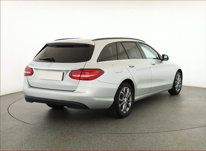 Mercedes-Benz Třídy C (2016) Classic C 220 CDI, Navi - fotka 5 z 21