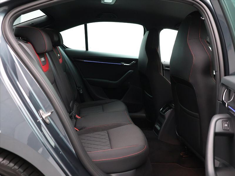 Škoda Octavia 2,0 TDI 135kW RS DSG 1.Maj. - fotka 13 z 34