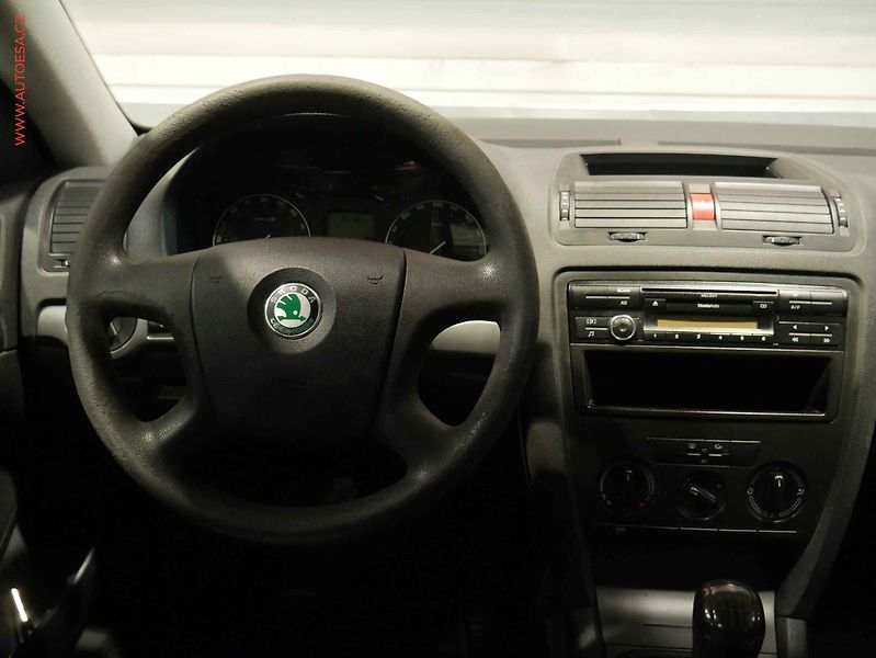 Škoda Octavia (2008) 1.9 TDi, Klima - fotka 11 z 15