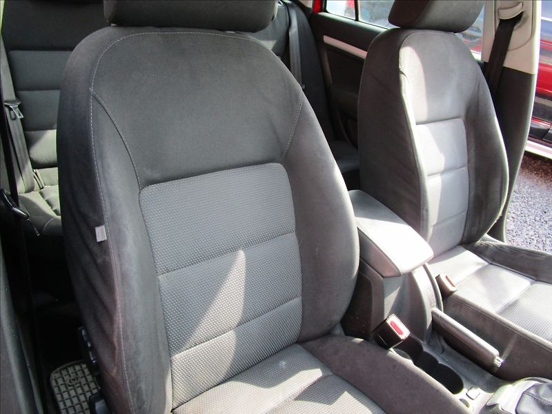 Škoda Octavia Combi 1.9TDi Ambiente, Klima - fotka 17 z 41