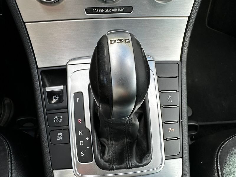 Volkswagen Passat 2,0 TDI 103kW DSG Highline - fotka 29 z 40