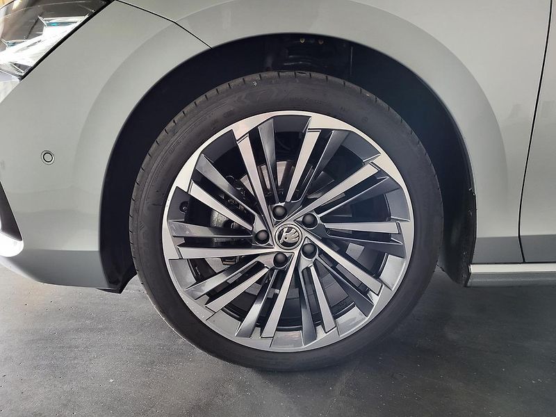 Škoda Superb - fotka 10 z 30