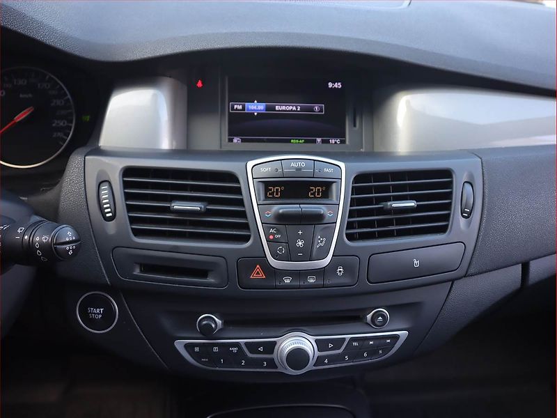 Renault Laguna (2013) 2.0 dCi, Automat, Serv.kniha - fotka 12 z 18