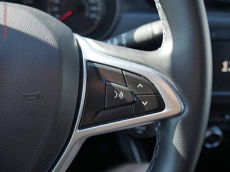 Dacia Duster (2020) 1.5 dCi, AC, navi, kamera - fotka 13 z 22