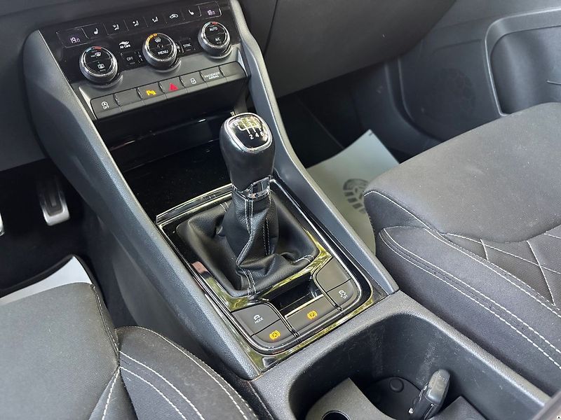 Škoda Karoq 2.0TDI.Sportline.MAN6.TAŽNÉ.ZÁ - fotka 37 z 55