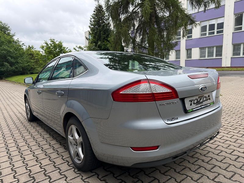Ford Mondeo 2,0i 16V Ghia / servis.kn. /  - fotka 3 z 31