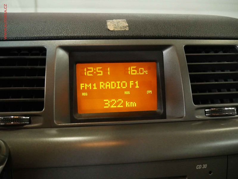 Opel Vectra (2006) 1.9 CDTi, ČR, AC, temp, STK7 - fotka 12 z 17