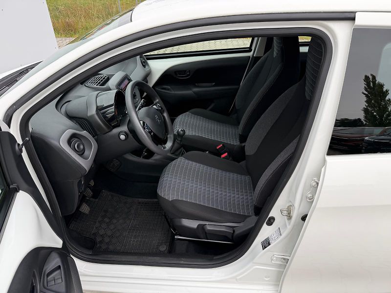 Peugeot 108 1,0 VTI 53KW - fotka 11 z 25