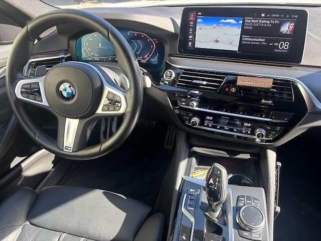 BMW Řada 5 (2021) 530D xDrive  - fotka 8 z 18