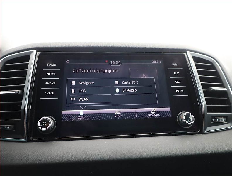 Škoda Karoq (2019) 1.5 TSI - fotka 12 z 21
