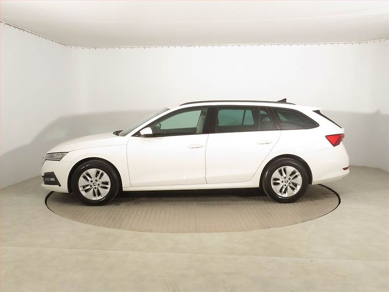 Škoda Octavia (2022) Ambition 2.0 TDI, Serv.kniha - fotka 3 z 15