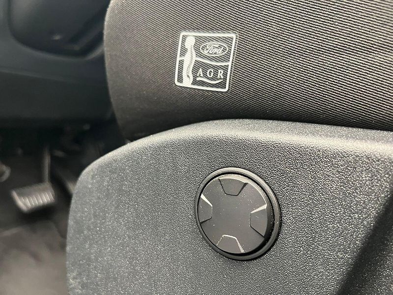 Ford S-MAX 2.5 Duratec HEV LED REZERVOVÁN - fotka 23 z 64