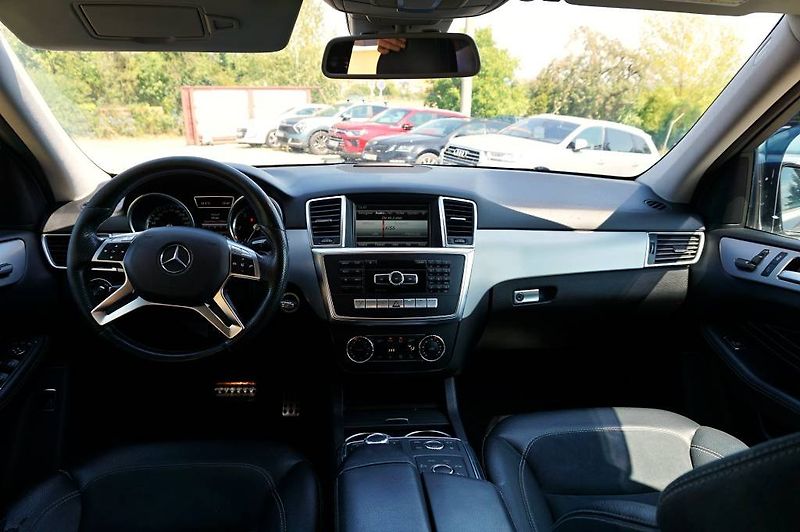 Mercedes-Benz Třídy M (2013) 350 4 MATIC 3,0 CDI 190 kW - fotka 30 z 69