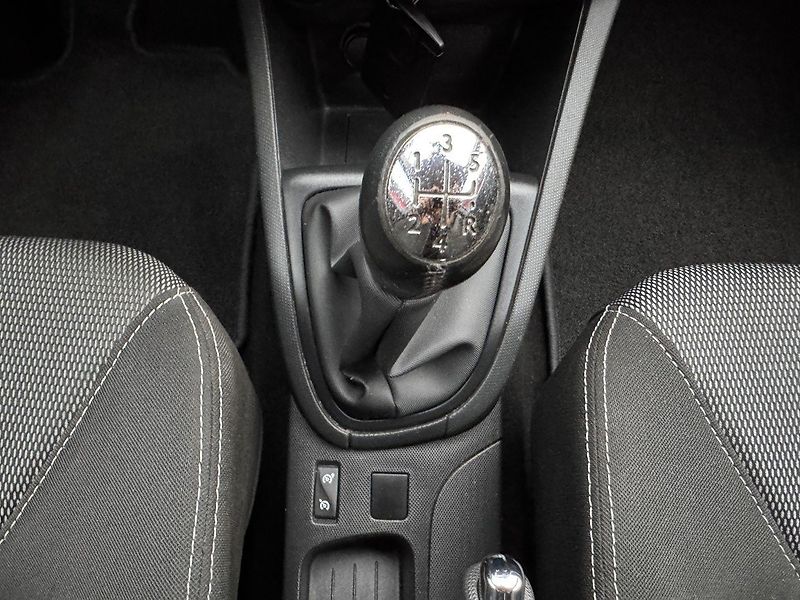 Renault Clio (2013) 1.2i Navi Klima Tempomat BT - fotka 8 z 50