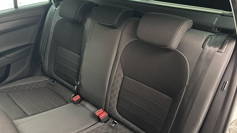 Škoda Fabia 1.0 TSI Ambition Combi - fotka 16 z 23