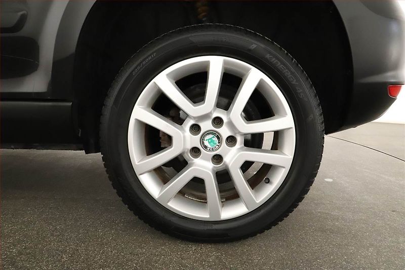 Škoda Yeti (2012) 1.2 TSI, Automat, Xenony - fotka 16 z 16