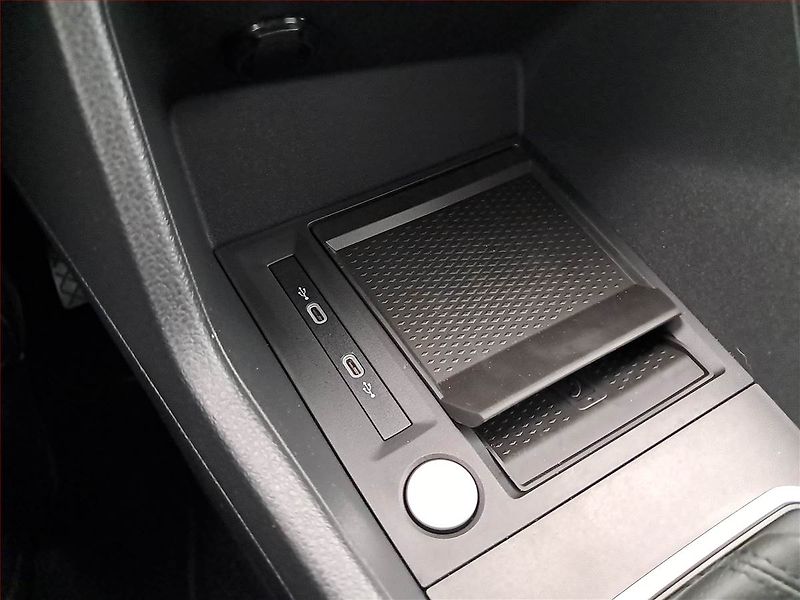 Ford Tourneo Connect (2023) 2.0 EcoBlue - fotka 21 z 21
