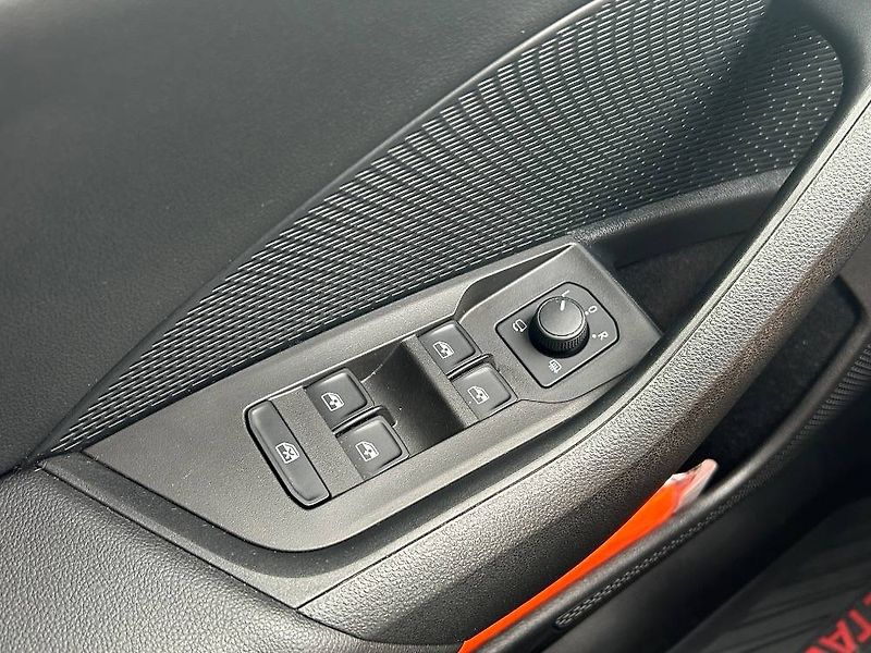 Škoda Octavia Ambition 7DSG 2,0TDI - fotka 19 z 23