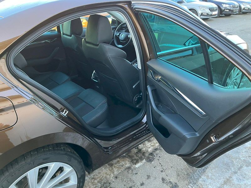 Škoda Octavia (2023) Style 2,0 TDI 110 kW  7 Automa - fotka 14 z 32