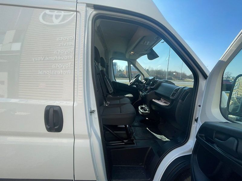 Toyota Proace Max 2.2D L4H3 4D VAN 2.2L 180 6MT - fotka 15 z 26