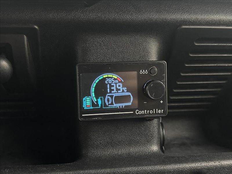 Land Rover Defender 2,5 130 Td5 90kW PO RENOVACI - fotka 23 z 45