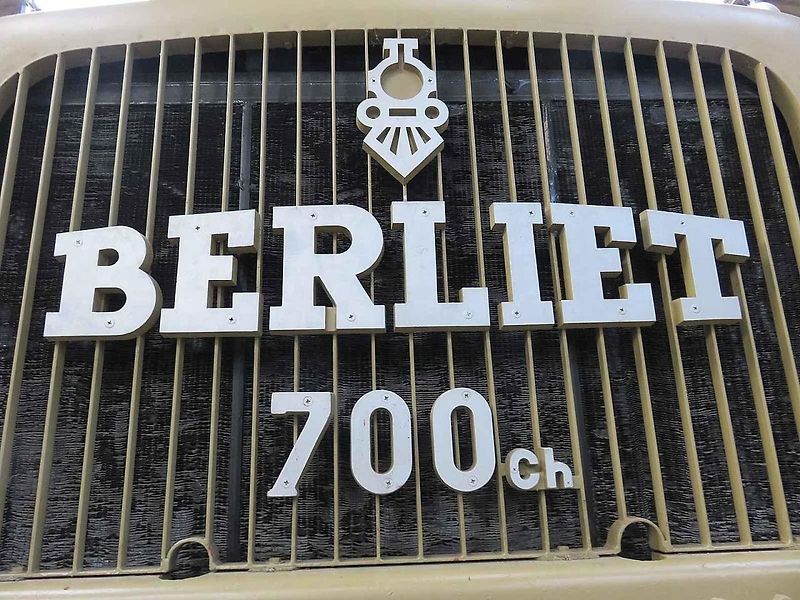 Obří nákladní automobil Berliet T100 číslo 2.