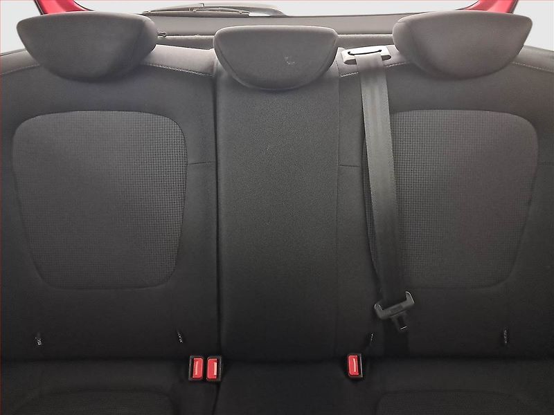 Hyundai i20 (2013) 1.2 - fotka 10 z 16