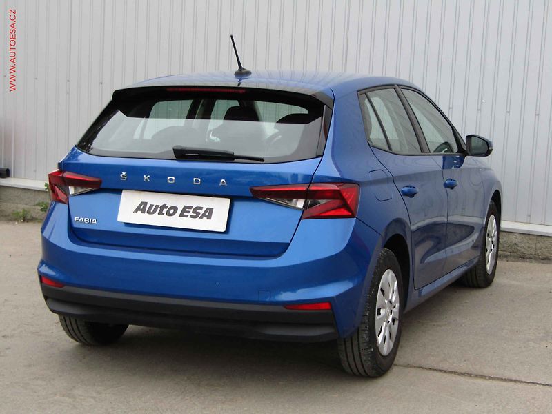 Škoda Fabia (2021) 1.0TSi, 1.maj,ČR, Ambition - fotka 4 z 19