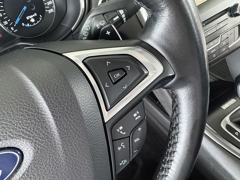 Ford Mondeo 2,0TDCi AUT*Titanium*Tažné - fotka 24 z 33