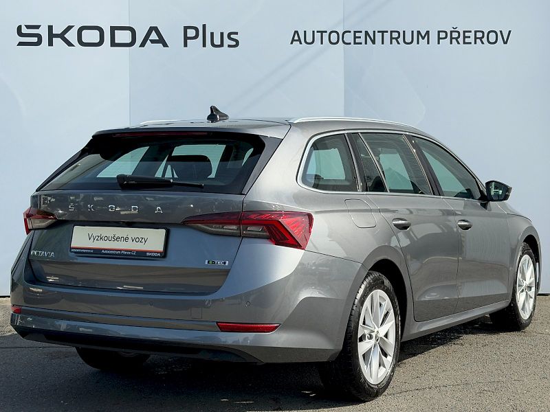 Škoda Octavia (2023) 1.5 TSI 110kW DSG Style Plus - fotka 2 z 35
