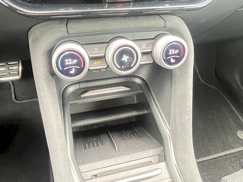 Škoda Kodiaq (2025) SPORTLINE 4X4 TD 142/2.0 A7A - fotka 27 z 35