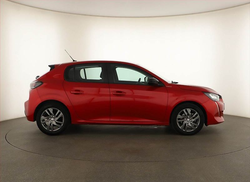 Peugeot 208 (2023) 1.2 PureTech, ČR,1.maj - fotka 6 z 13