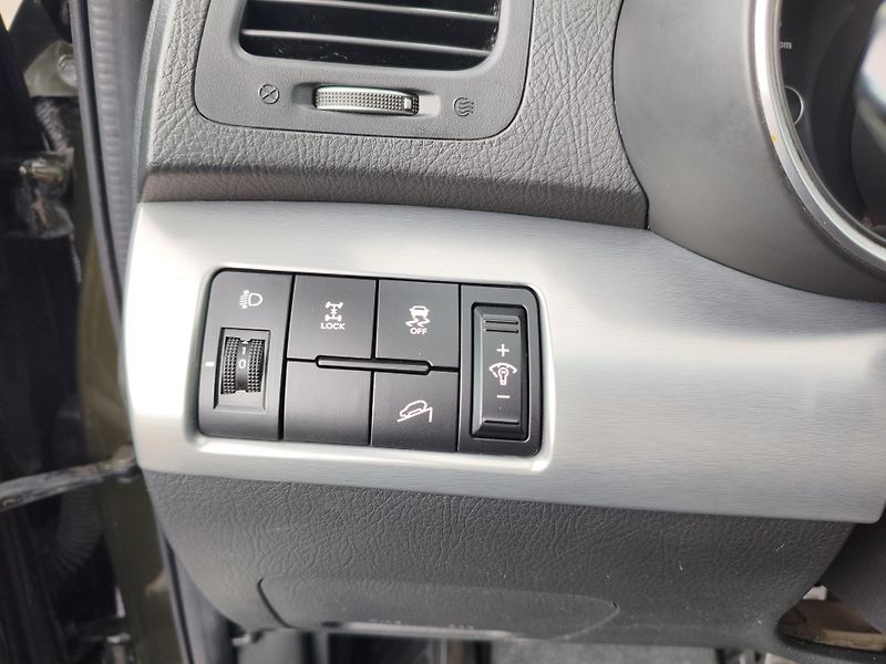 Kia Sorento (2011) 2,2 CRDI Sport 4x4 145Kw - fotka 23 z 28