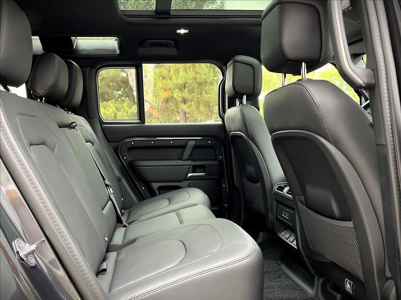 Land Rover Defender (2026) 110 D250 X-DYNAMIC SE - fotka 22 z 23